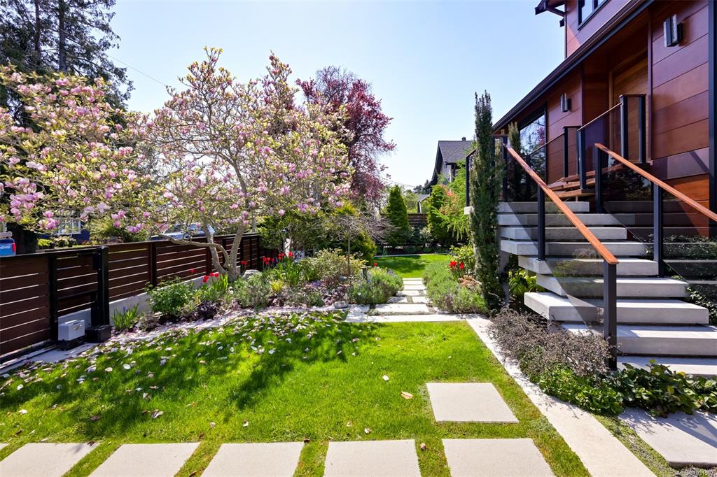 Fifth View of 626 Monterey Ave, Oak Bay, BC, V8S 4T9