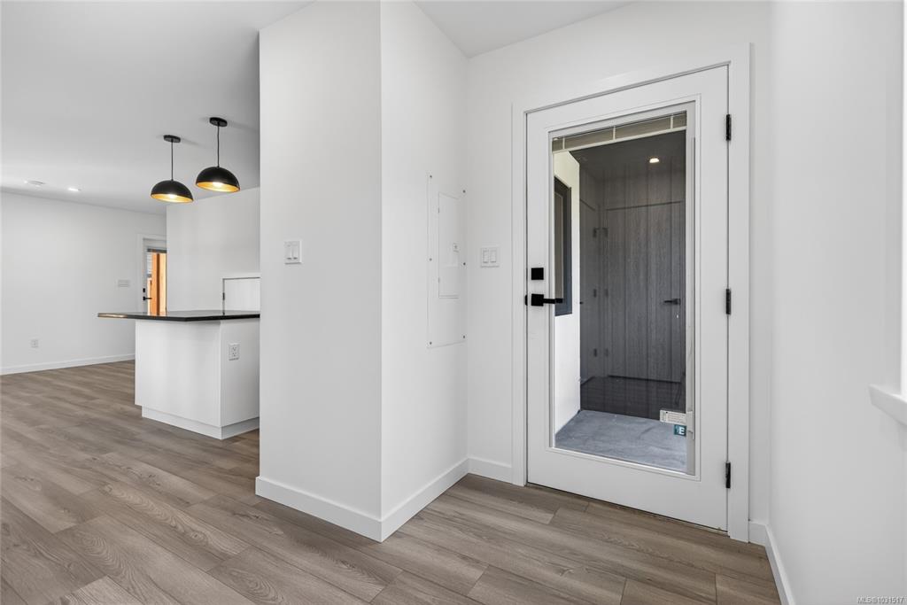 Fifth View of 1590 Piercy Ave, Courtenay, BC, V9N 3E9