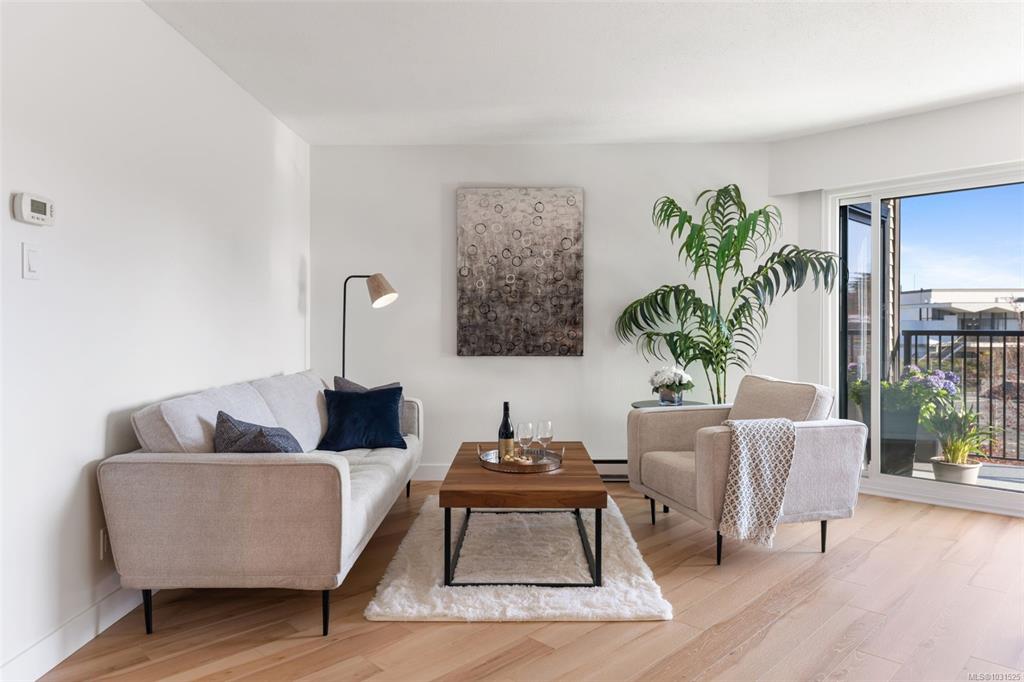 Fourth View of 1870 Mckenzie Ave, Saanich, BC, V8N 4X3