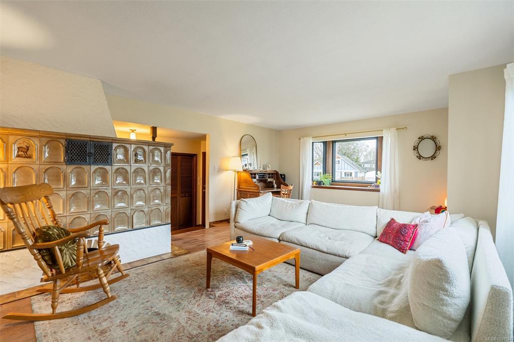 Fourth View of 891 Lavender Ave, Saanich, BC, V8Z 2M6