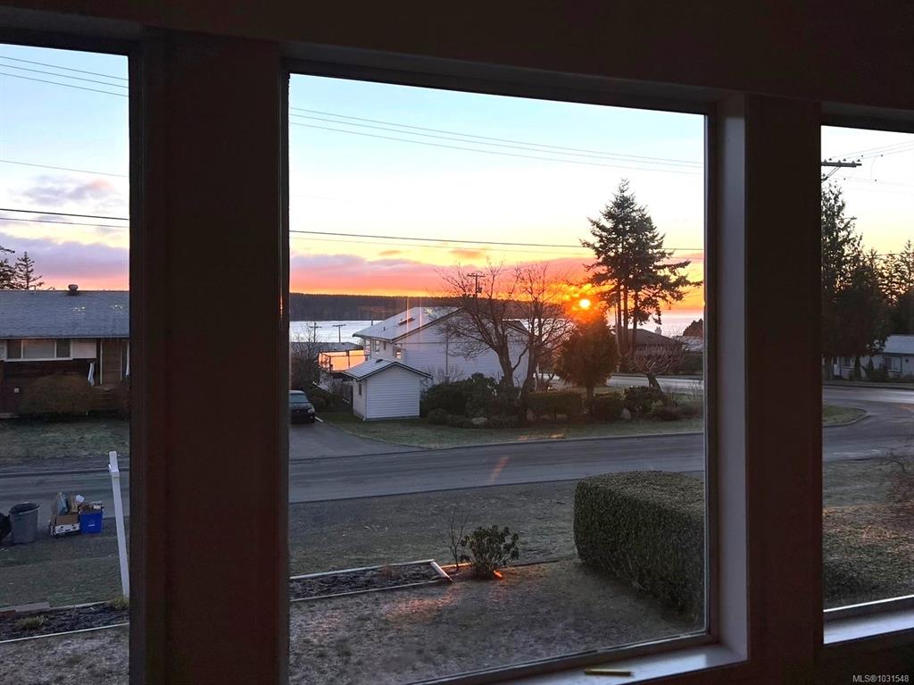 Third View of 222 Thulin St, Campbell River, BC, V9W 2K7