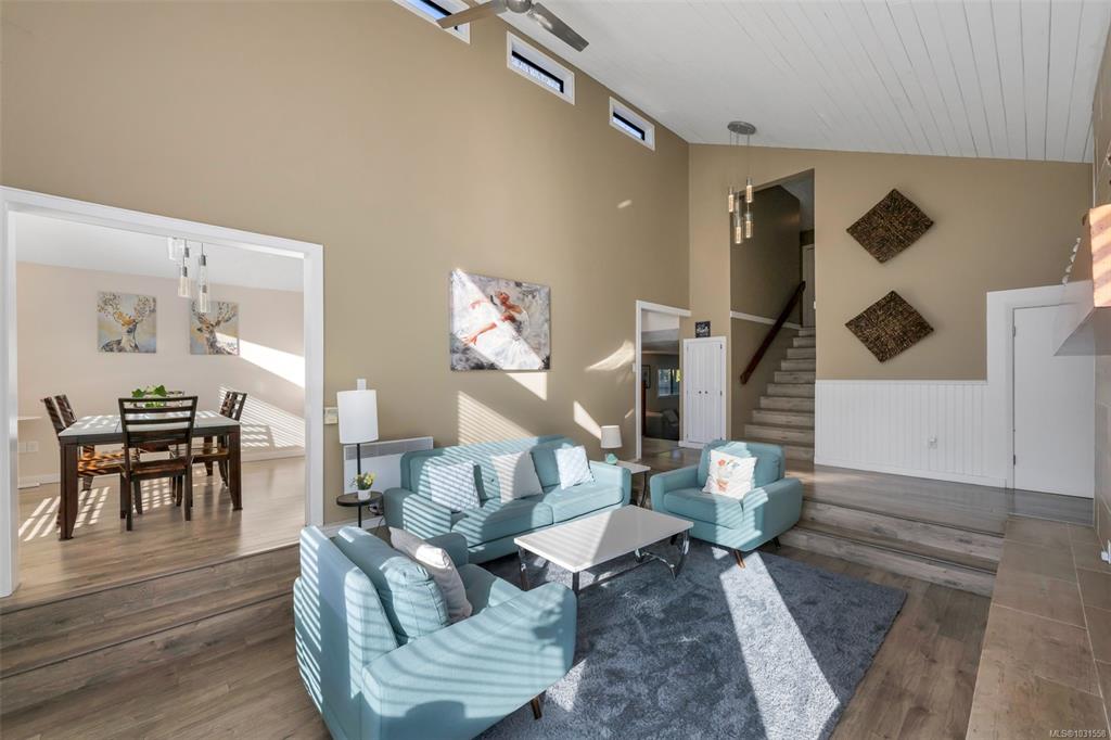 Fourth View of 1171 Royal Oak Dr, Saanich, BC, V8X 3T7