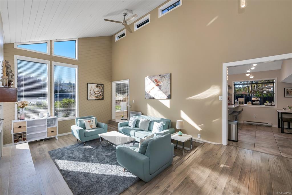 Fifth View of 1171 Royal Oak Dr, Saanich, BC, V8X 3T7