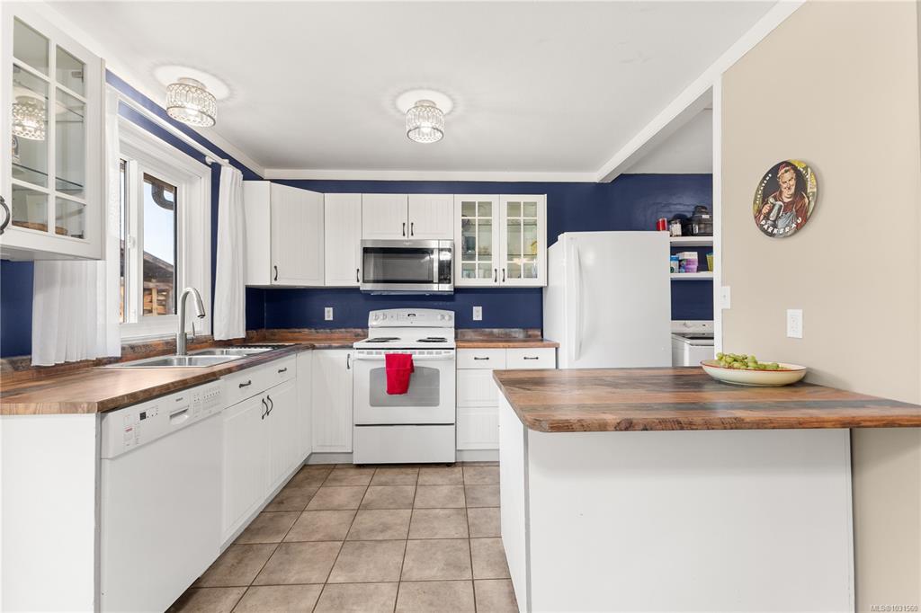 Third View of 2391 Tull Ave, Courtenay, BC, V9N 7S1