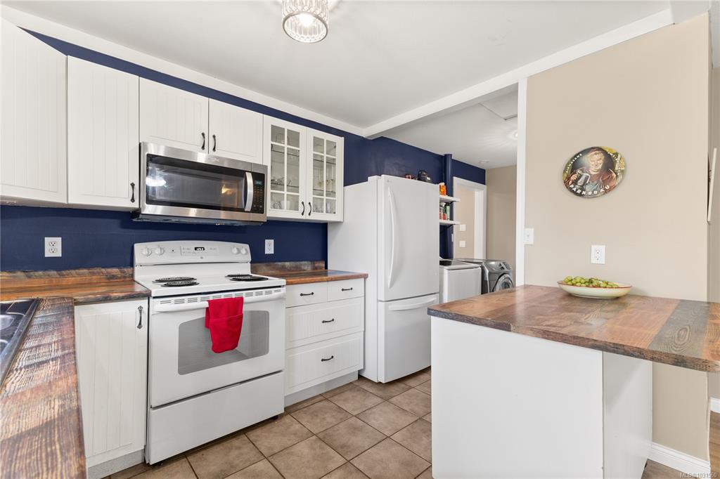 Fourth View of 2391 Tull Ave, Courtenay, BC, V9N 7S1