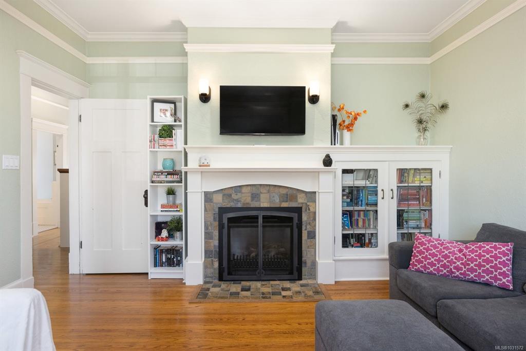 Fourth View of 2231 Windsor Rd, Oak Bay, BC, V8S 3C8