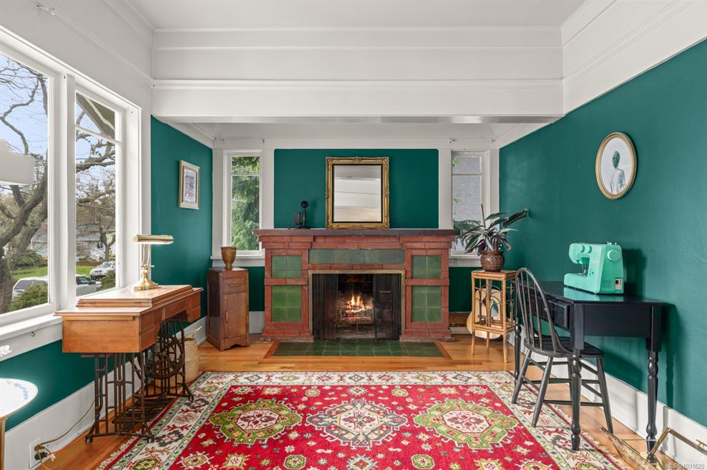 Fourth View of 886 Maddison St, Victoria, BC, V8S 4C2