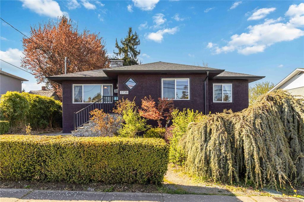 3738 Tillicum Rd, 1031644, BC,