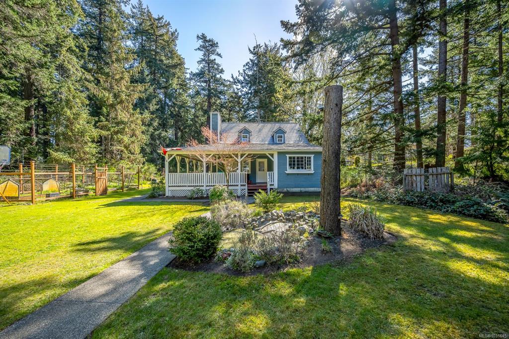 Third View of 745 Lazo Rd, Comox, BC, V9M 3V6