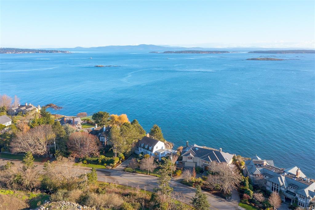 Third View of 987 Beach Dr, Oak Bay, BC, V8S 2N2