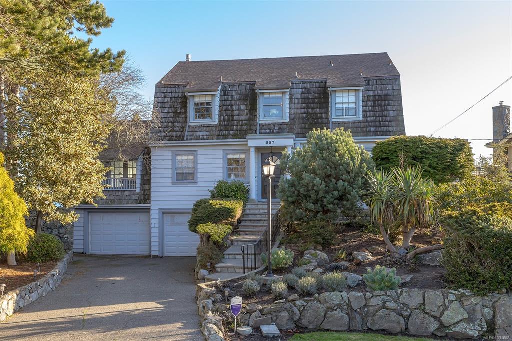 Fifth View of 987 Beach Dr, Oak Bay, BC, V8S 2N2