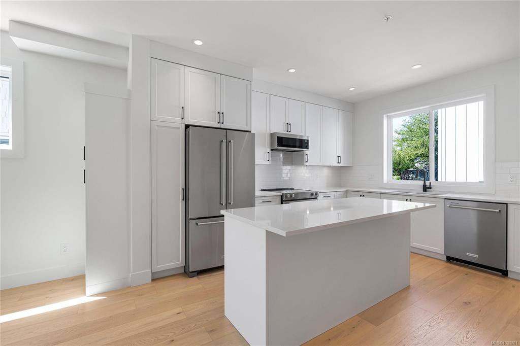 Fifth View of 10145 Fifth St, The Bayside Towns on Fifth, Sidney, BC, V8L 2X8