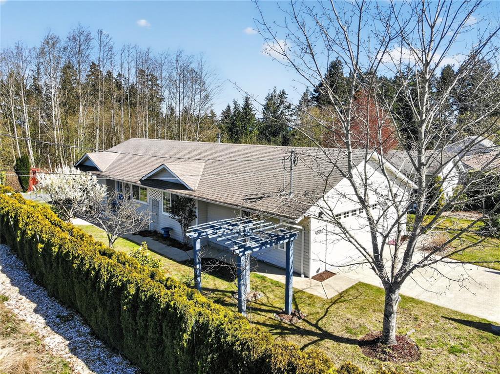 Third View of 4521 Sunwood Pl, Bowser, BC, V0R 1G0