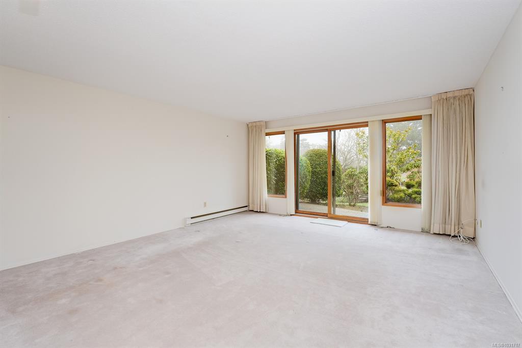 Fifth View of 2345 Cedar Hill Cross Rd, Uplands Estates, Oak Bay, BC, V8P 5H9