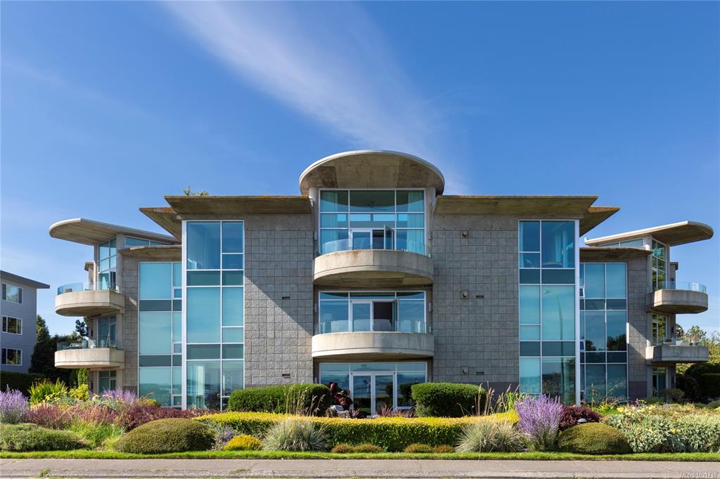 1284 Beach Dr, 1031718, BC,