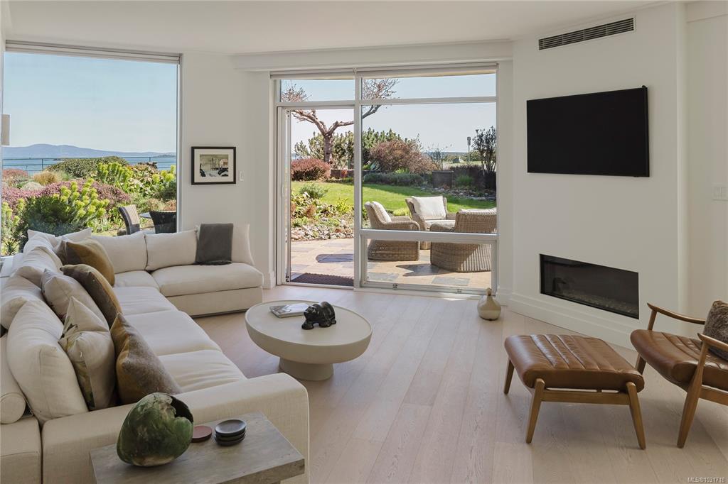 Fourth View of 1284 Beach Dr, Oak Bay, BC, V8S 2N3