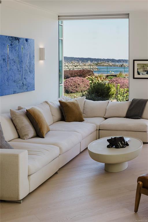 Fifth View of 1284 Beach Dr, Oak Bay, BC, V8S 2N3