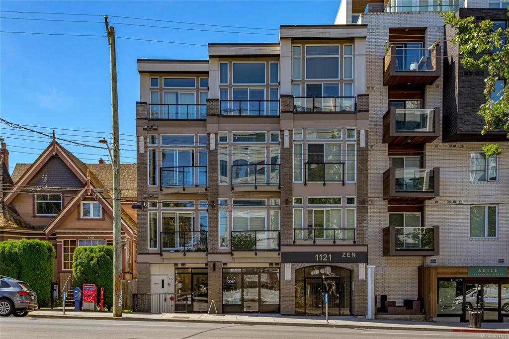 Third View of 1121 Fort St, Victoria, BC, V8V 3K9