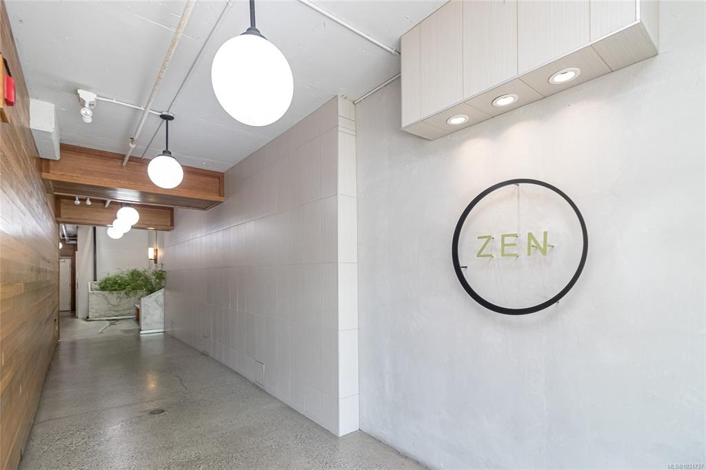 Fourth View of 1121 Fort St, Victoria, BC, V8V 3K9