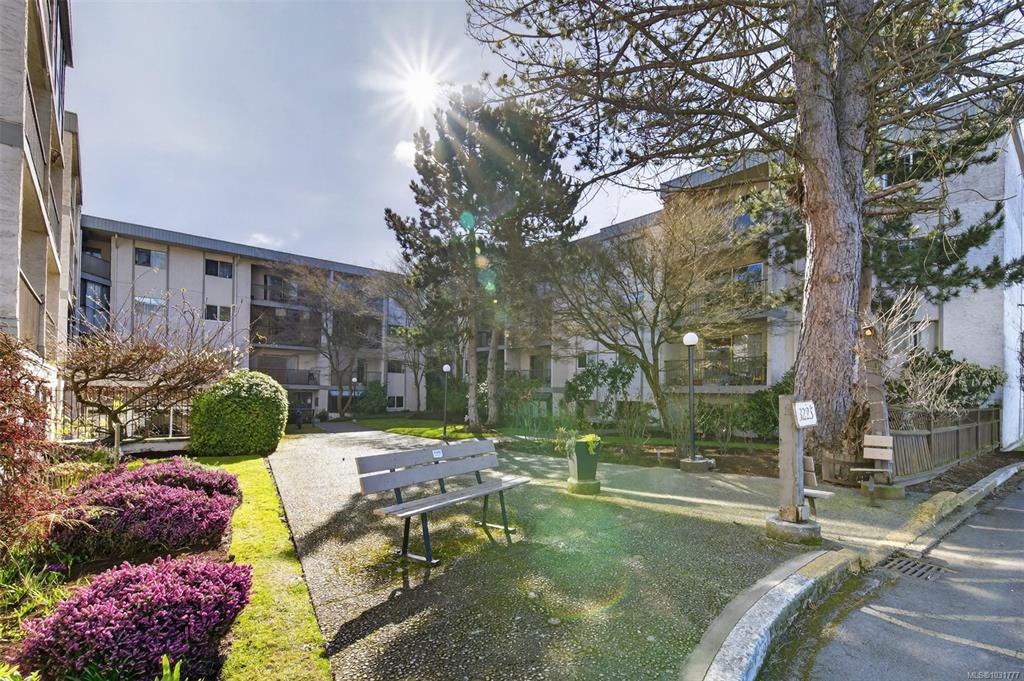 Second View of 3225 Eldon Pl, Saanich, BC, V8Z 6A7