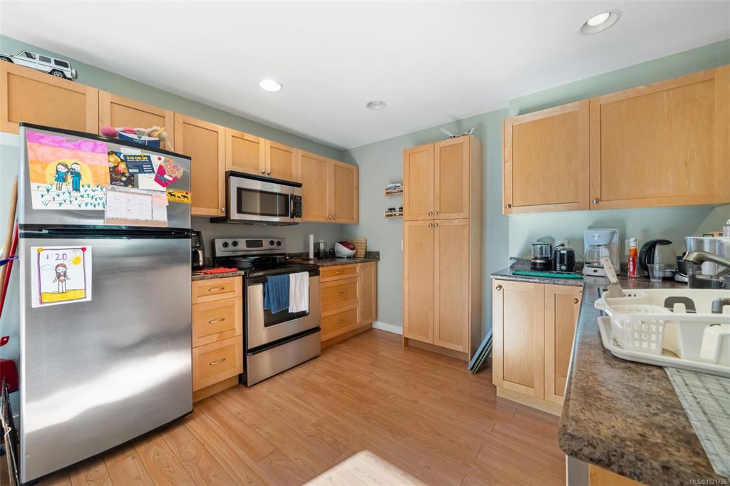 6896 Beaton Rd, 1031798, BC,