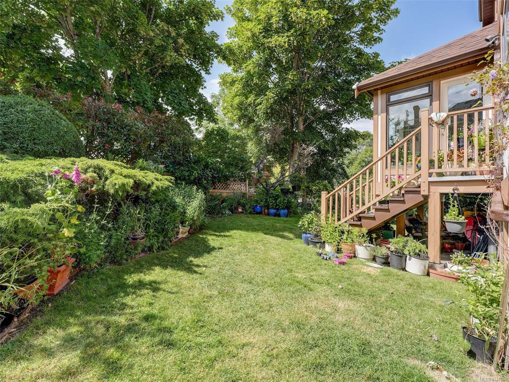 Third View of 1335 Rudlin St, Victoria, BC, V8V 3R9