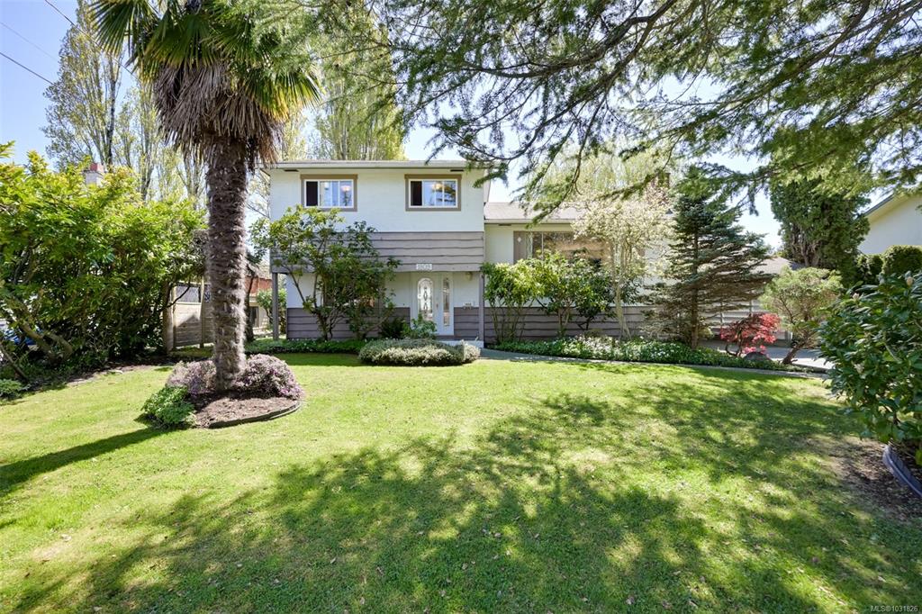 Third View of 1809 Jade Pl, Saanich, BC, V9P 3E5