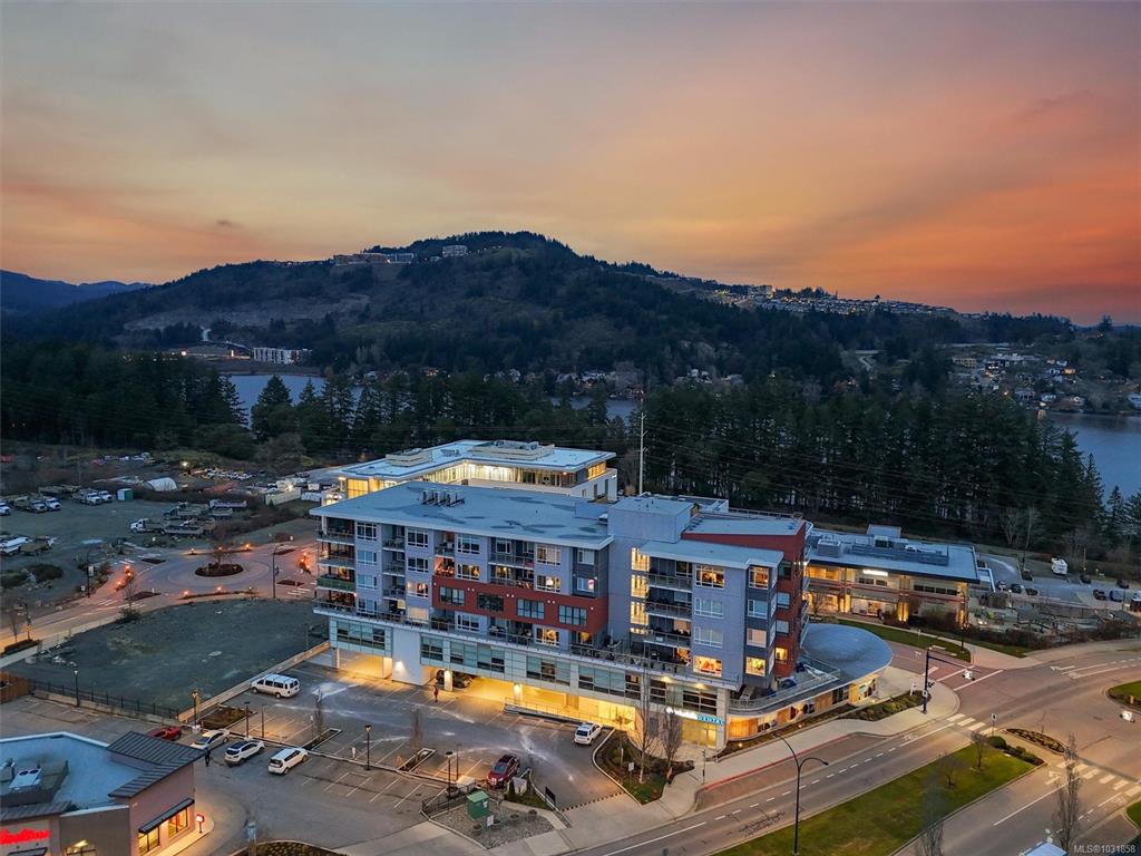 1311 Lakepoint Way, 1031858, BC,