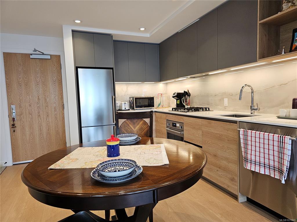 Fourth View of 363 Tyee Rd, Dockside Green, Victoria, BC, V9A 0B5