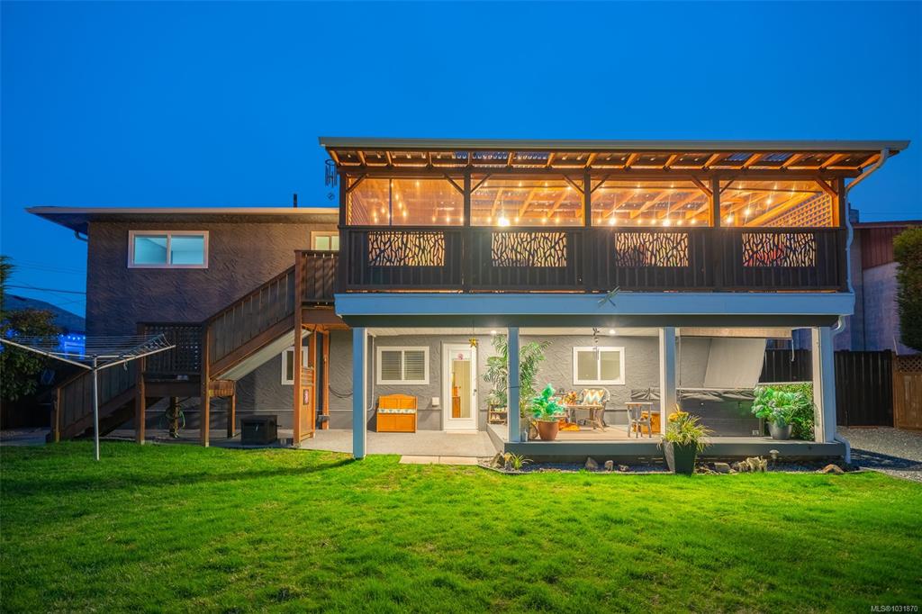 Third View of 214 Cameron St, Parksville, BC, V9P 1G7