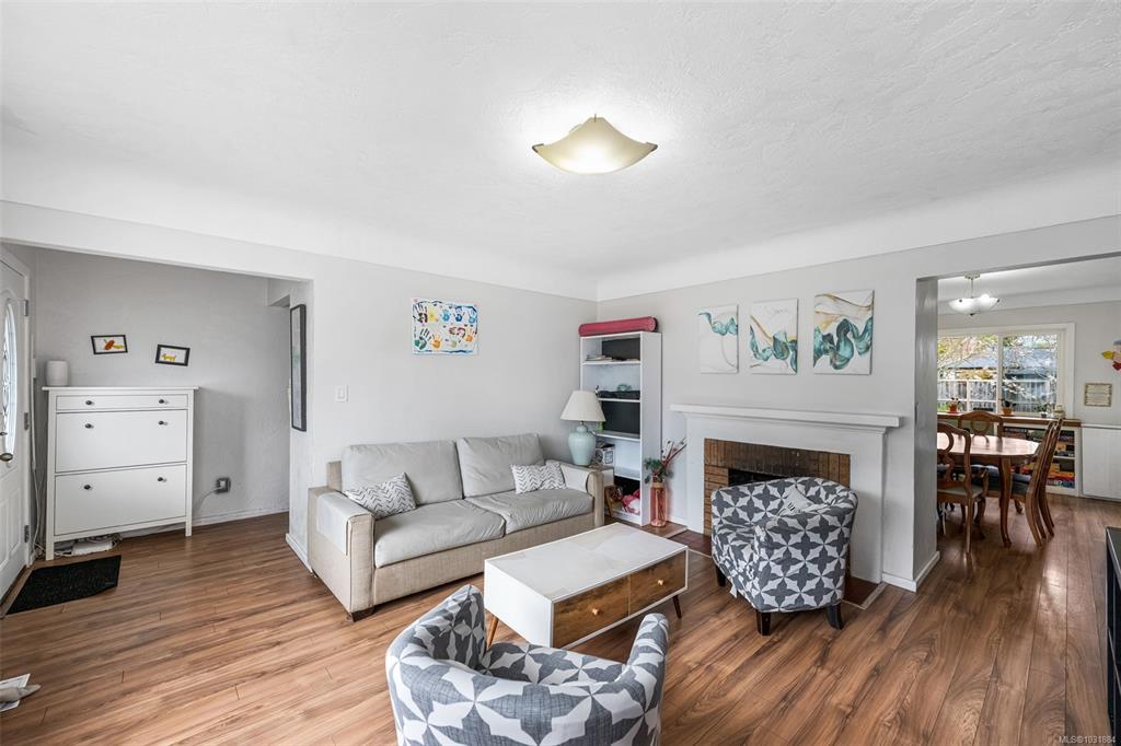 Fourth View of 1662 Freeman Ave, Saanich, BC, V8P 1P6