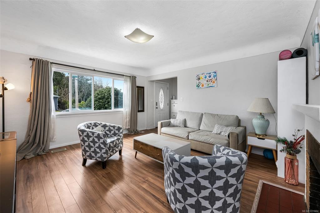 Fifth View of 1662 Freeman Ave, Saanich, BC, V8P 1P6