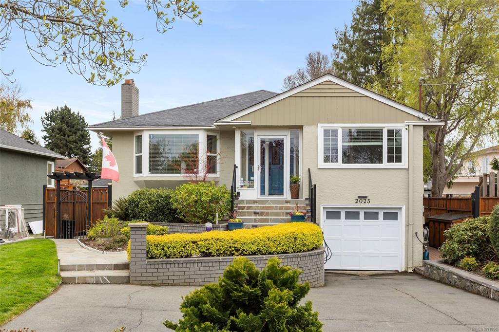 Third View of 2023 Carnarvon St, Oak Bay, BC, V8R 2V2