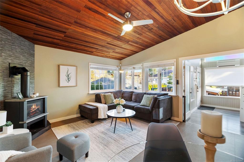 Fourth View of 2023 Carnarvon St, Oak Bay, BC, V8R 2V2