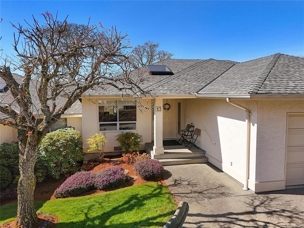 Third View of 6038 Sterling Dr, The Garth, Duncan, BC, V9L 5K4