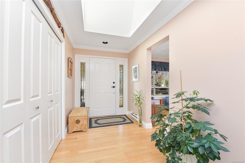 Fifth View of 6038 Sterling Dr, The Garth, Duncan, BC, V9L 5K4