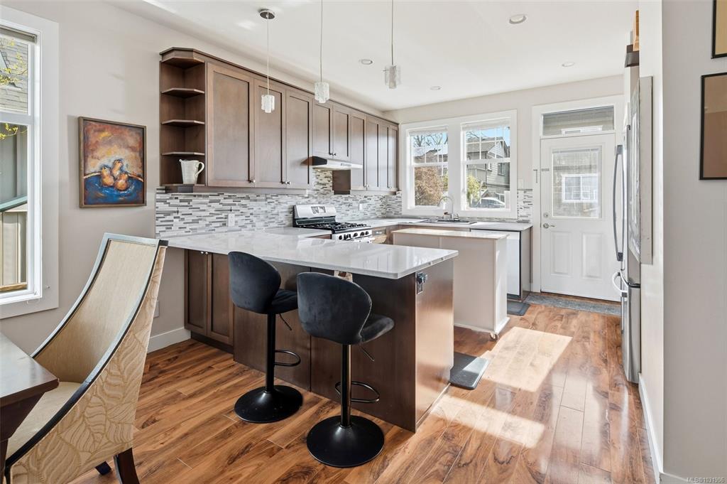 Fifth View of 23 Pilot St, Victoria, BC, V8V 2A5