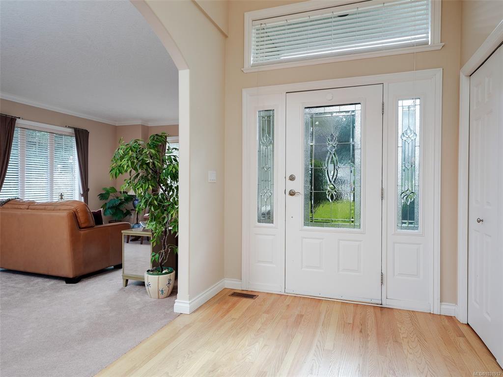 Third View of 1668 Cresswell Dr, North Saanich, BC, V8L 4L8