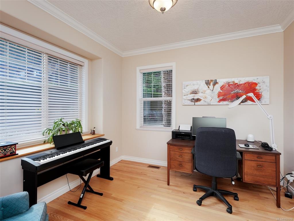 Fifth View of 1668 Cresswell Dr, North Saanich, BC, V8L 4L8