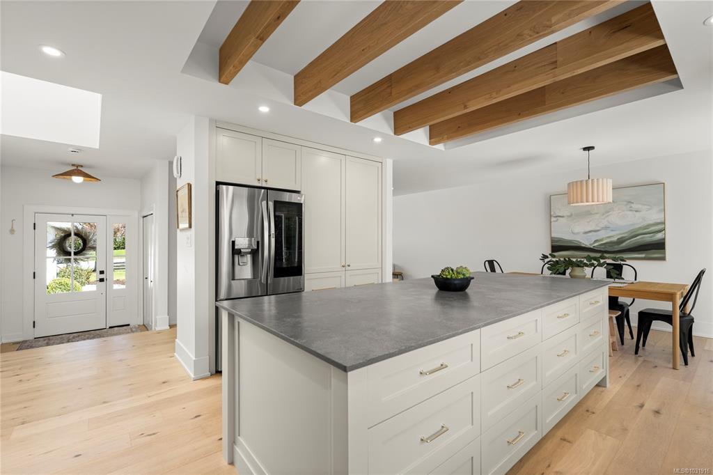 Fifth View of 7549 Andrea Cres, Lantzville, BC, V0R 2H0