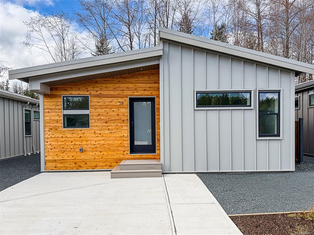 Second View of 3025 Royston Rd, Cumberland, BC, V0R 1S0