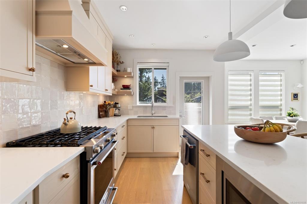 Fifth View of 973 Isabell Ave, Langford, BC, V9C 2N2