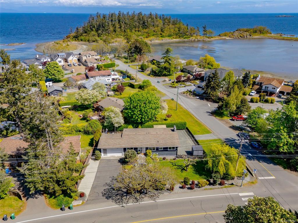 Third View of 3710 Hammond Bay Rd, Nanaimo, BC, V9T 1G1