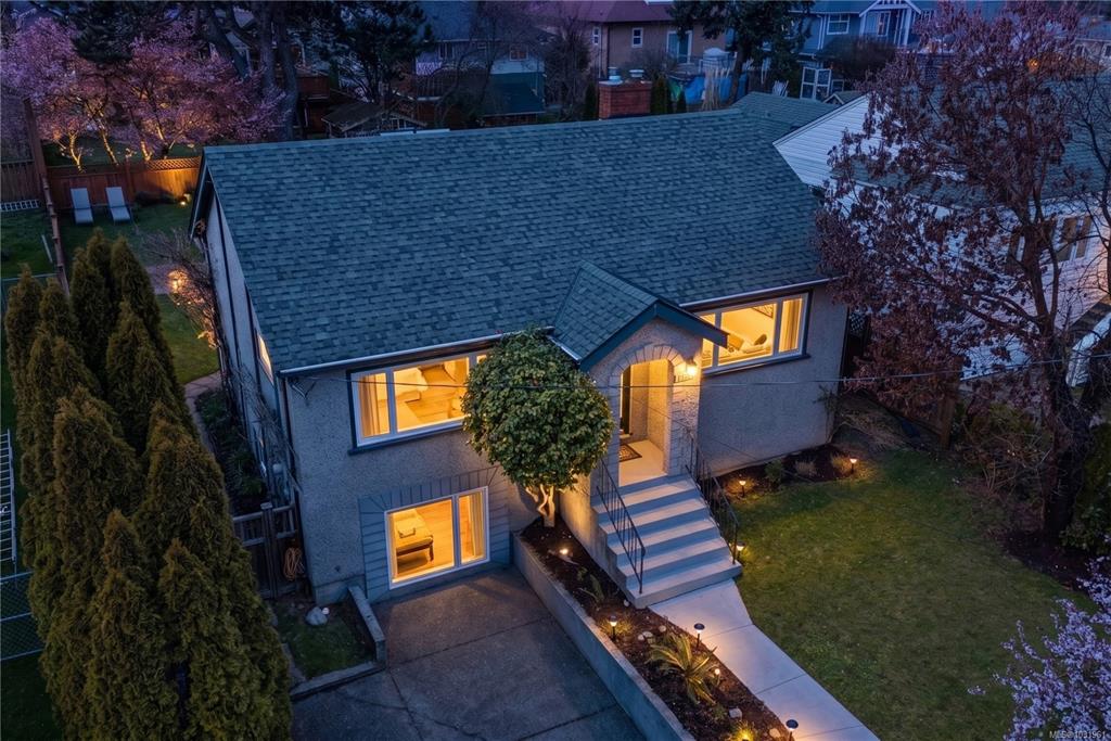 3166 Earl Grey St, 1031961, BC,