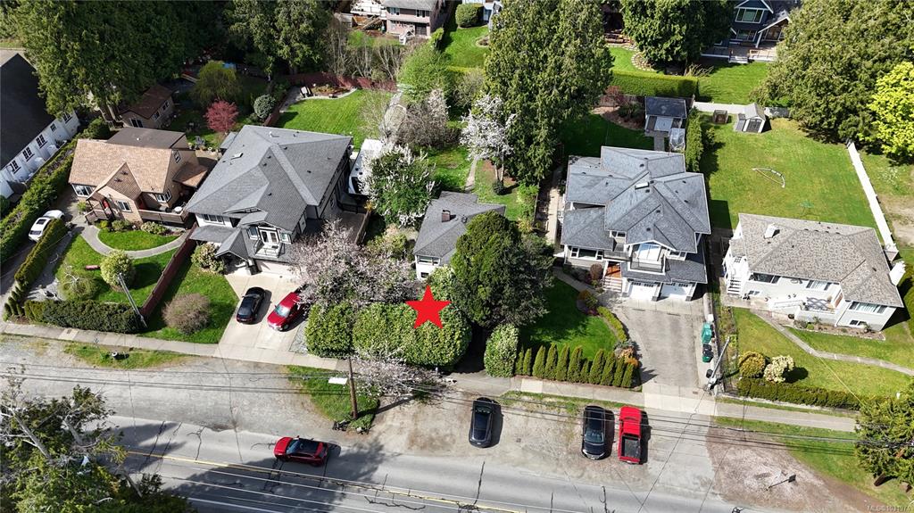 Fifth View of 5190 Cordova Bay Rd, Saanich, BC, V8Y 2K8