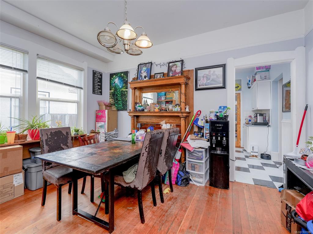 Fifth View of 951 Caledonia Ave, Victoria, BC, V8T 1E7