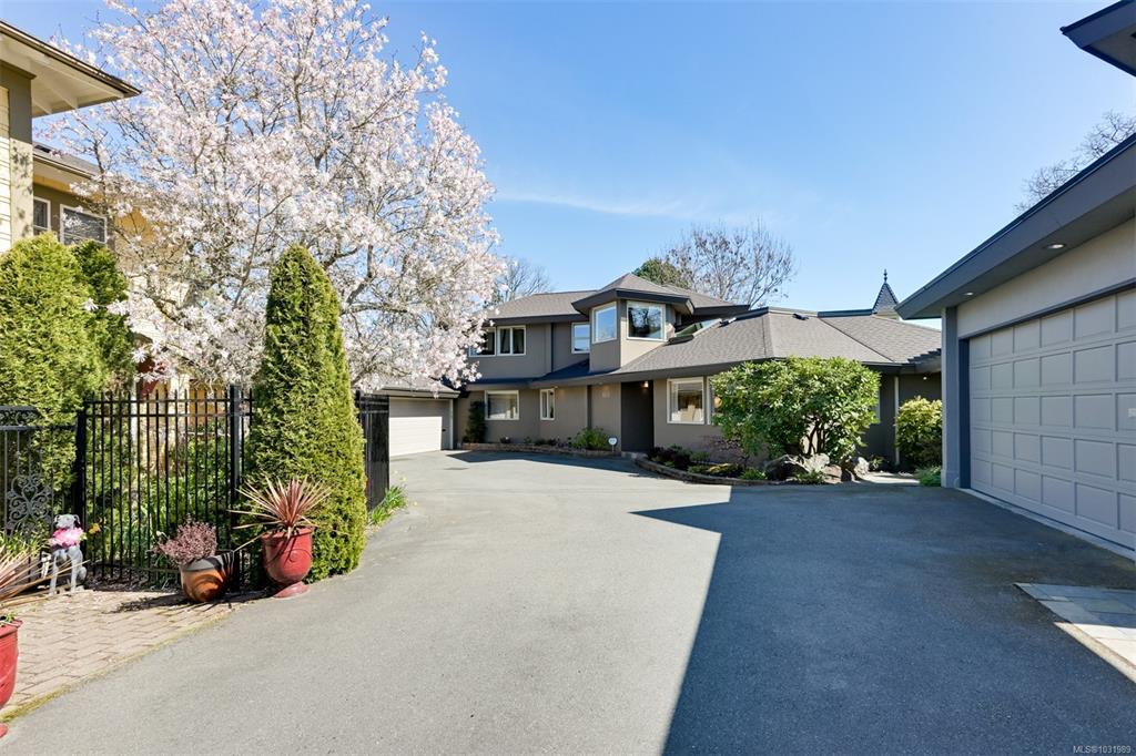 Fourth View of 1005 Joan Cres, Victoria, BC, V8S 3L3