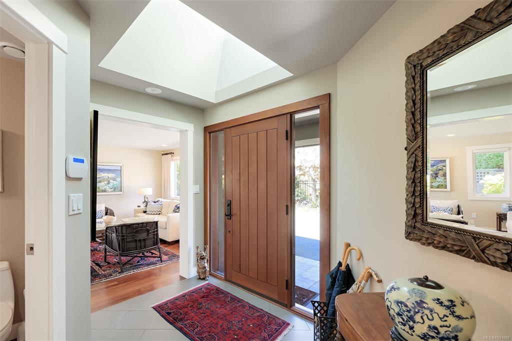 Fifth View of 1005 Joan Cres, Victoria, BC, V8S 3L3