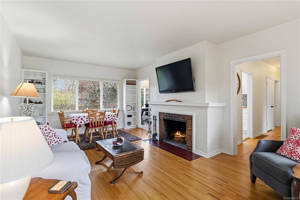 Second View of 1445 Brooke St, Victoria, BC, V8S 1M4