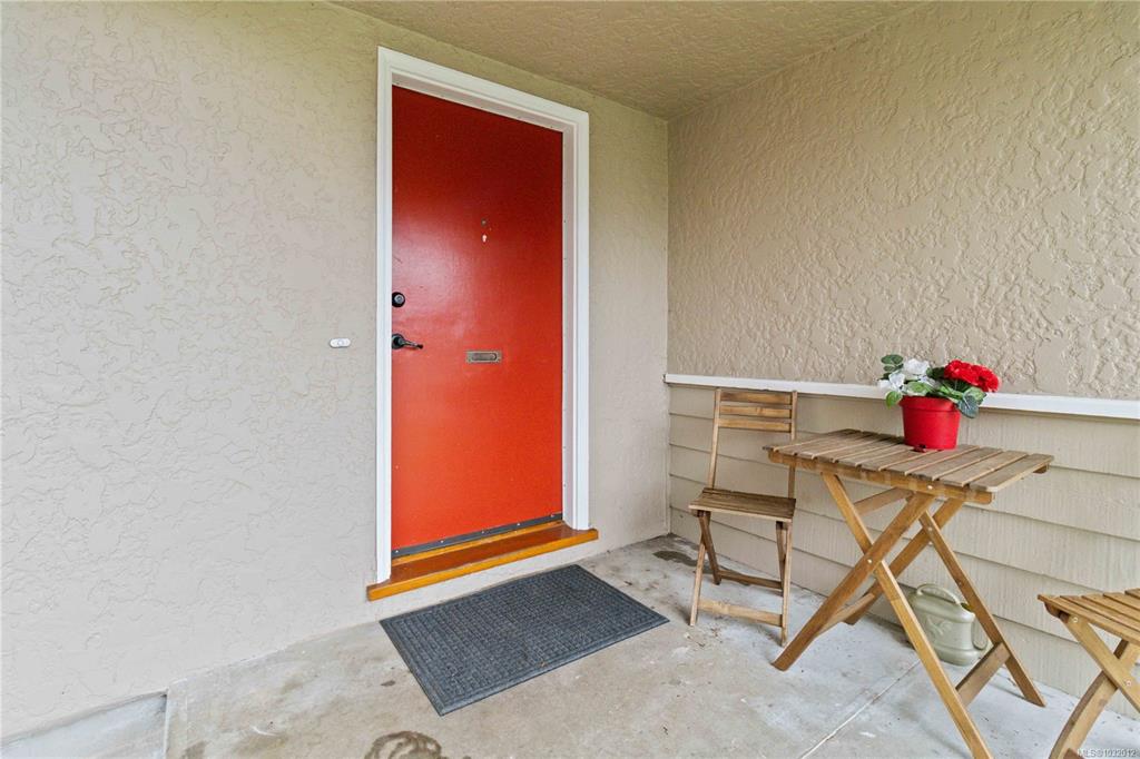 Fifth View of 1445 Brooke St, Victoria, BC, V8S 1M4